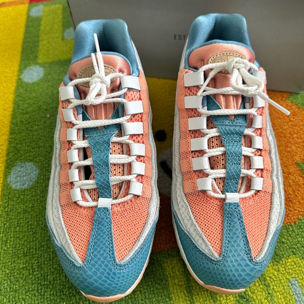 Nike Blue and Pink Air Max 95 Sneakers